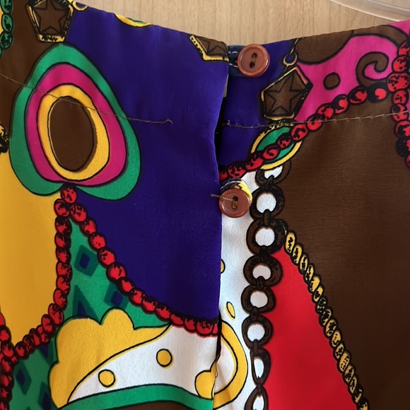 Vintage 1980’s blouse - bright colours, short sleeve, shoulder pads. - Picture 3 of 7